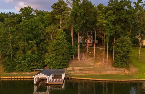 Macon Villa | Luxury Lakefront Retreat-Secluded, Hot Tub, Dock, Sunset View