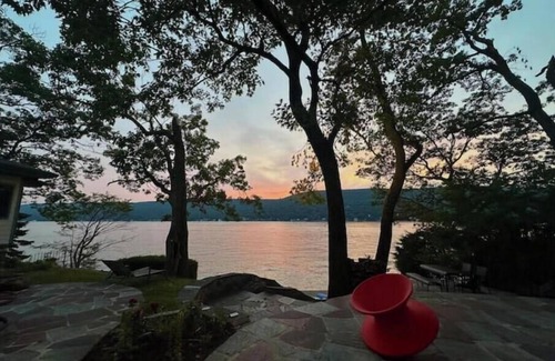 Greenwood Lake Cabin | Luxury Lakefront Log Cabin