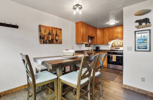 Tahoe Village Condo | Luxury Lakeview 3 Bd 2 Bth +Loft Ski In-Out Condo