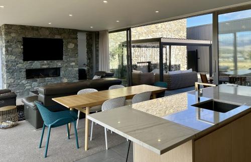 Lake Tekapo House | Luxury Lakeview Apartment - Lake Tekapo