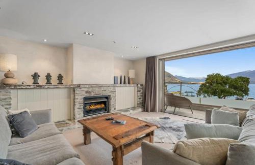 Wanaka Apartment | Luxury Lakeview on Ardmore with Sauna