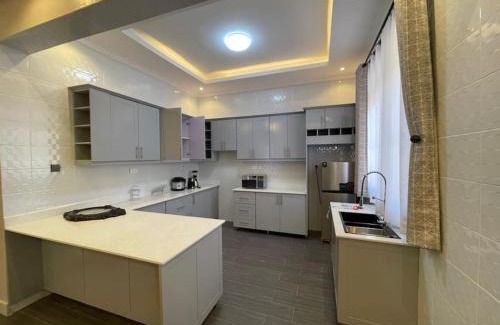 Kampala Apartment | Luxury Lakeview Penthouse in Munyonyo