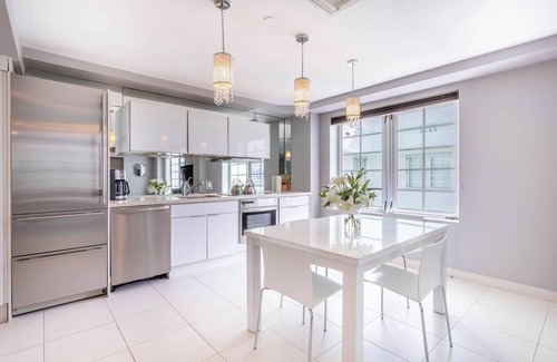 South Beach Condo | Luxury Large 1-Bedroom at Carlyle South Beach