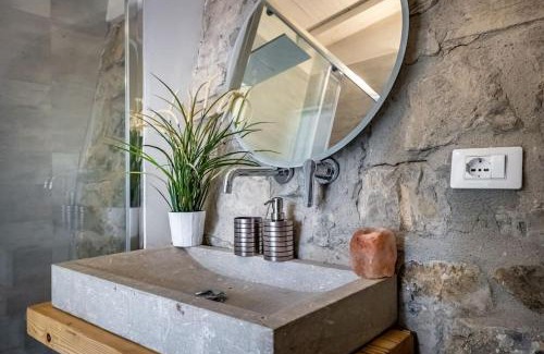 San Jacopo Al Girone Apartment | Luxury Limonaia with Jacuzzi near Florence