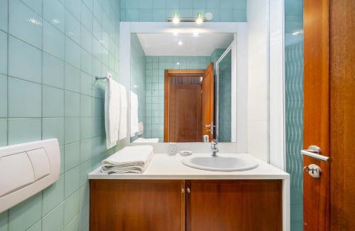 Leixões Apartment | Luxury Living by the Sea Matosinhos Marvel