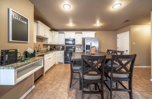 Lubbock House | Luxury Living Duplex A - 4BR/3BA - South Lubbock