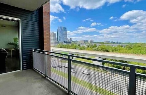 McLean Apartment | Luxury Living | Heart of Tysons | Spacious | Comfy