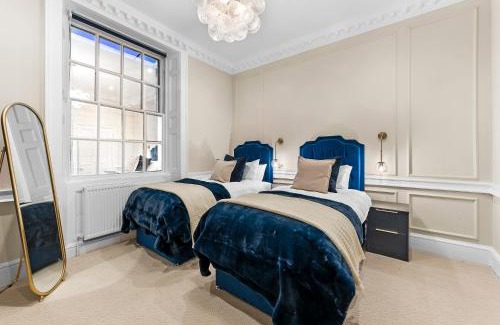 Bath City Centre Apartment | Luxury Living in Bath - The Bridgeton - Sleeps 20