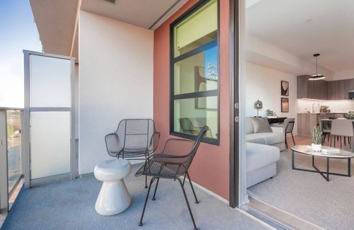 Melrose Condo | Luxury Living in Level Hollywood - Furnished Suites for 30+ Night Stays!