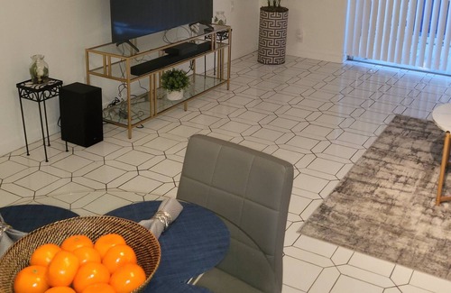 Inverrary Condo | Luxury Living in Lauderhill -- pool on grounds