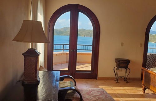 Estate Hansen Bay Villa | LUXURY LIVING IN THE PRIVATE QUIET AND SAFE EAST END