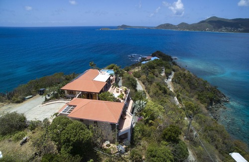 Estate Hansen Bay Villa | LUXURY LIVING IN THE PRIVATE QUIET AND SAFE EAST END