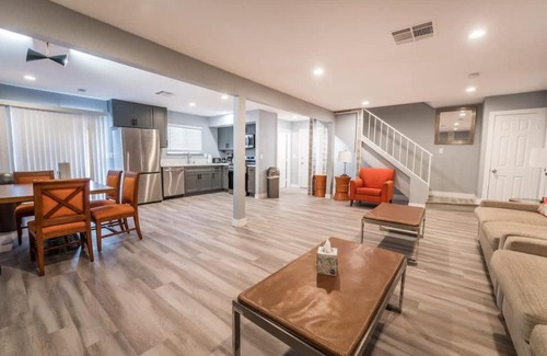 Sunrise Manor House | Luxury Living Just Steps from the Strip