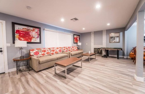 Sunrise Manor House | Luxury Living Just Steps from the Strip