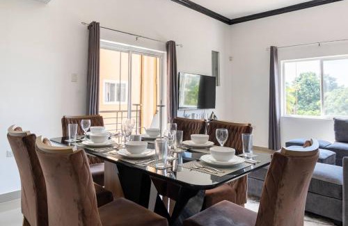 Norbrook Apartment | Luxury Living Modern Contemporary Home with Brand New Pool in Manor Park
