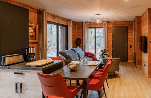 Le Chambon-sur-Lignon Cottage | Luxury Lodge with Private Hot Tub, Sports Facilities, and Wellness Options at Chambon-sur-Lignon