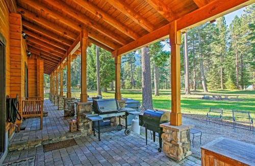 Cle Elum House | Luxury Lodge Hot Tub, Snowmobiling and ATV Access!