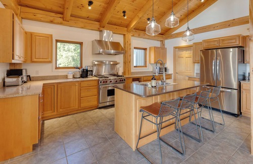 Littleton Cabin | Luxury Lodge in Littleton w/Panoramoic Mountain Views