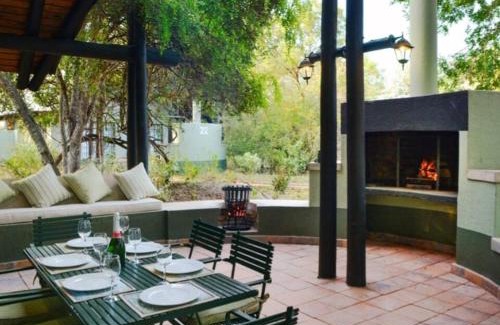 Sabiepark Villa | Luxury Lodge on Sabie River at Kruger Gate!
