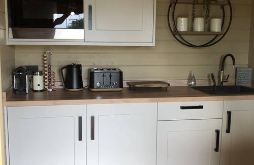 Callow Hill Cabin | Luxury Lodge retreat with hot tub