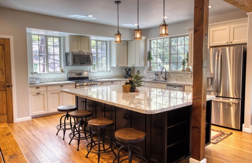 Sierra Pines Cabin | 🏆 LUXURY LODGE - SLEEPS 26 - 5,000 SQ FT - 6BD 4BA - GAME/THEATER - 1.5 ACRES