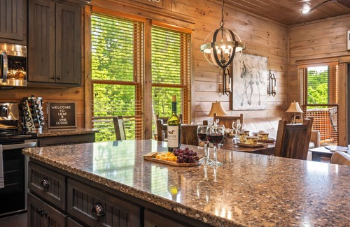 Gatlinburg Cabin | Luxury Lodge Spectacular Views From 3 Huge Covered Decks! 1.5 MI To Downtown!