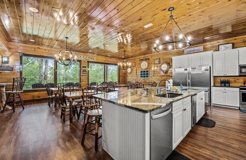 Gatlinburg Cabin | Luxury lodge with 13 king suites, theater, game room & views!