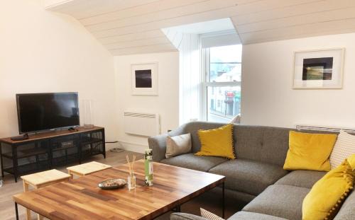 Killorglin Apartment | Luxury Loft Apartment with Stunning Roof Garden
