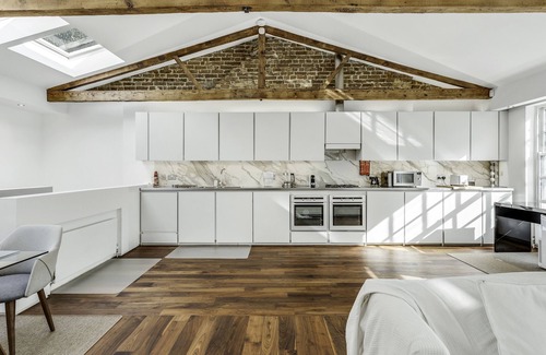Holland Park House | Luxury Loft-Style Mews House