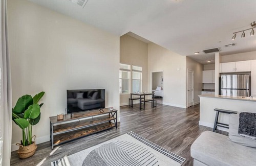 Northwest Reno Apartment | Luxury Loft w/Mtn. Views | Quiet & Work Friendly