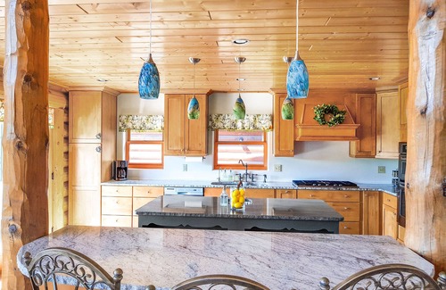 Collbran Ski Chalet | Luxury Log Home - 25 Minutes To Skiing, Boating and Trails!
