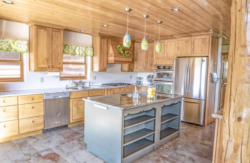 Collbran Ski Chalet | Luxury Log Home - 25 Minutes To Skiing, Boating and Trails!