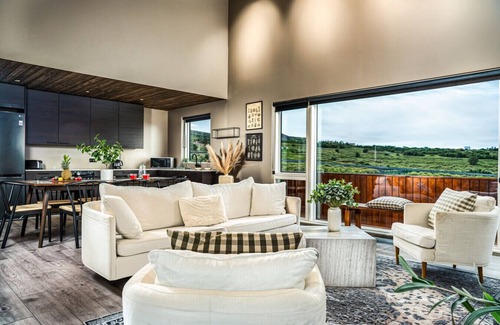 Selfoss Cabin | Luxury Log Home with a Hot Tub.