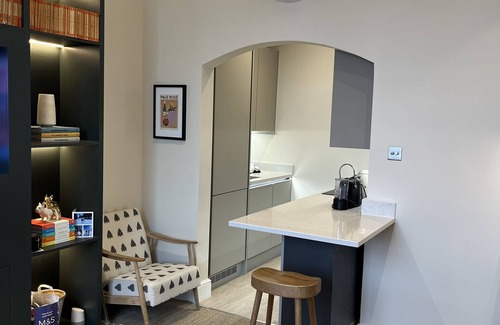 Pimlico Apartment | Luxury London Apartment, 2 br near Buckingham Palace, Pimlico, Victoria station