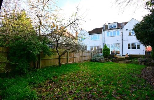 Golders Green Apartment | Luxury London Garden Flat