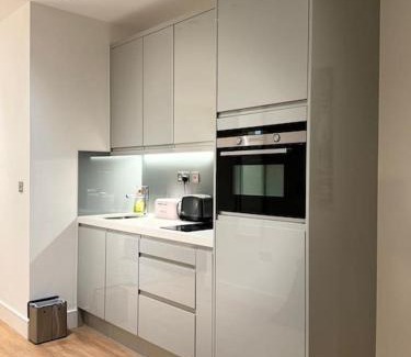 Hanger Hill Apartment | Luxury London Studio