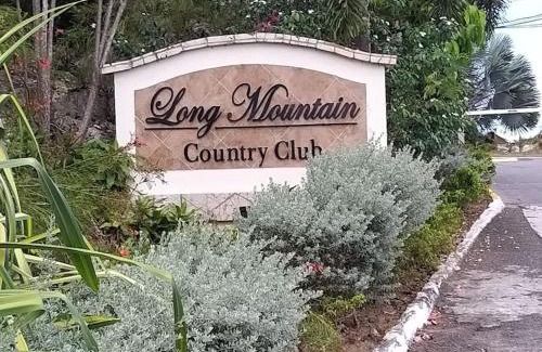 Mona Apartment | Luxury Long Mountain Condo - Large 1 bedroom