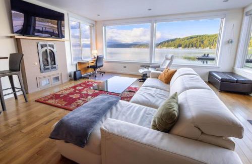Union House | Luxury Lookout Hood Canal Vacation Rental