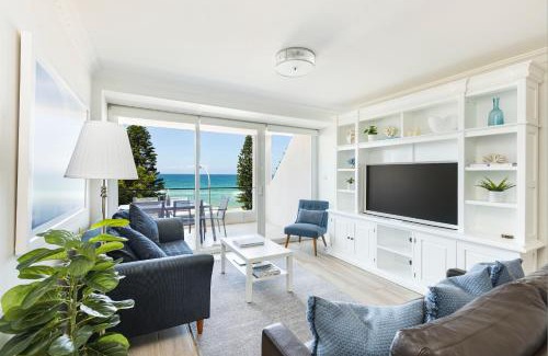 Manly Apartment | Luxury Manly Beachfront Apartment
