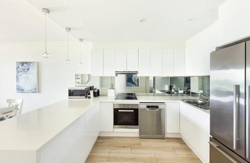 Manly Apartment | Luxury Manly Beachfront Apartment