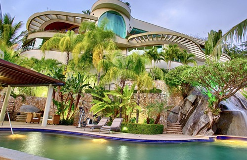 Boca de Tomatlan Hotel | Luxury Master Suite With Beach, Ocean and Swimming Pool View