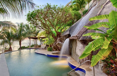 Boca de Tomatlan Hotel | Luxury Master Suite With Beach, Ocean and Swimming Pool View