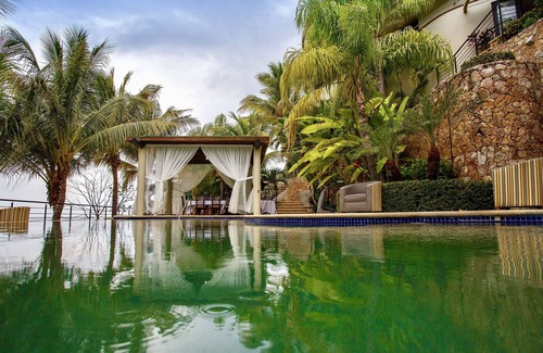 Boca de Tomatlan Hotel | Luxury Master Suite With Beach, Ocean and Swimming Pool View