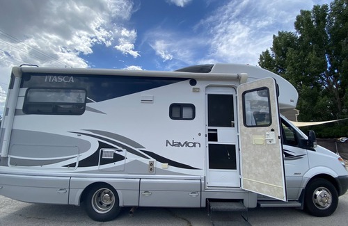 Herriman House | Luxury Mercedes Class C - Non Stationary RV Rental Sleeps 5