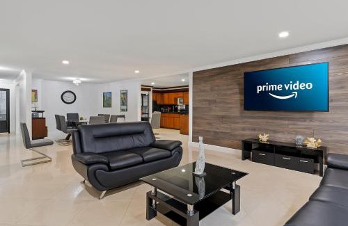 North Miami Beach House | Luxury Miami Villa: Heated Pool Near Aventura Mall