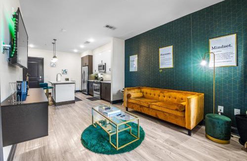 Midtown Apartment | Luxury Midtown Atlanta Retreat- Balcony Gym and Pool by Ponce City Market & Atlantic Station