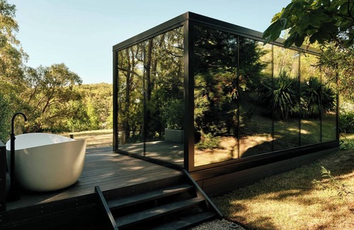 Badger Creek Apartment | Luxury Mirror Home near Yarra Valley Wineries