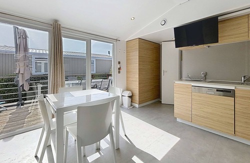 Jullouville-les-Pins House | Luxury Mobile Home, Near Beach, Pool, Fitness, Sleeps 6