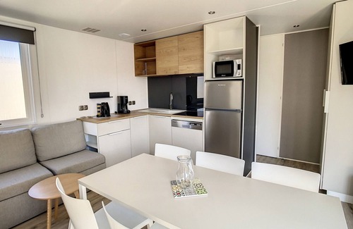 Jullouville-les-Pins House | Luxury Mobile Home: Beach, Pool, 3BR, Patio, Parking, Wi-Fi Included, Pet-Friendly