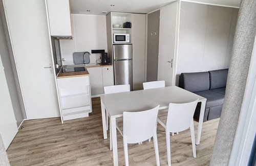 Jullouville-les-Pins House | Luxury Mobile Home for 4, 200m from Beach, Pool, Fitness, Market Nearby